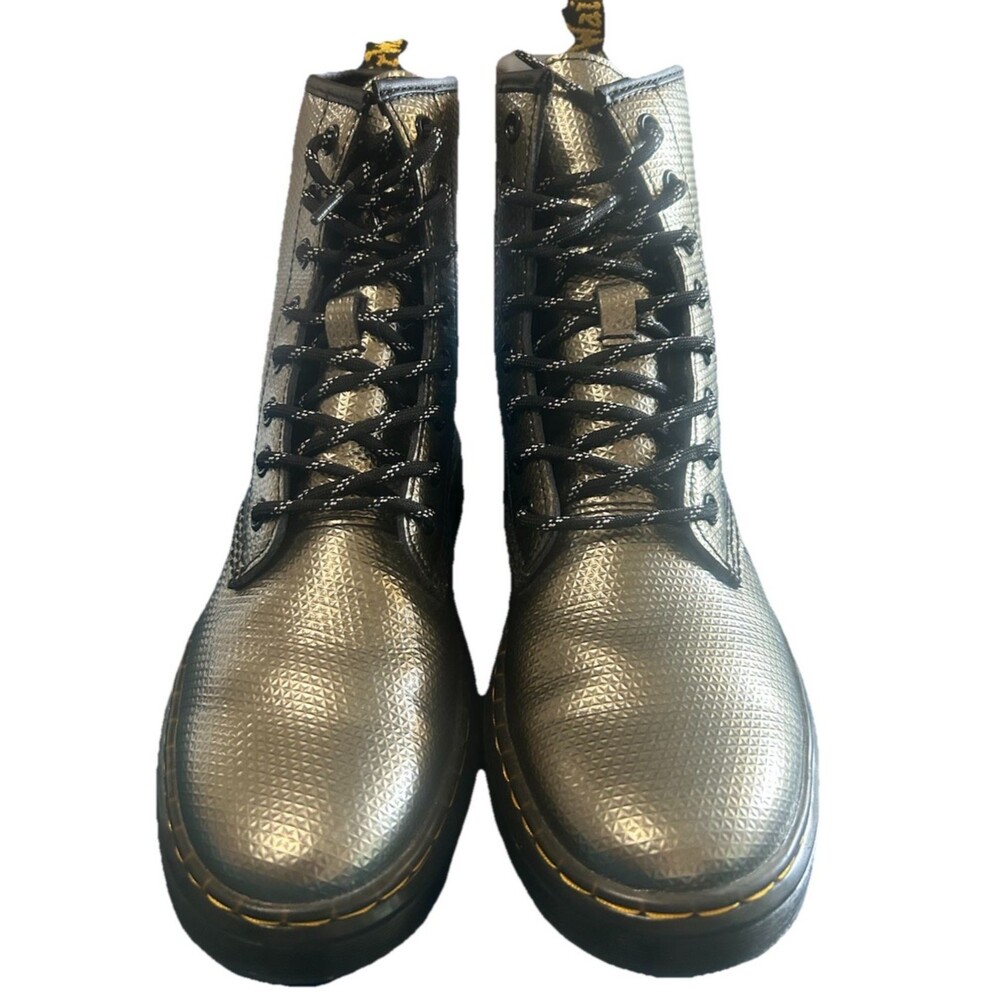Dr. Martens Zavala 8 Eye Gunmetal Silver Textured Leather Boots Womens US 7/Eu38 - Picture 3 of 10